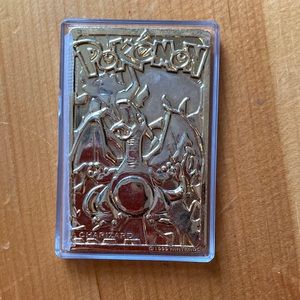 Pokémon Special Edition 23 karat gold plate trading card CHARIZARD #6